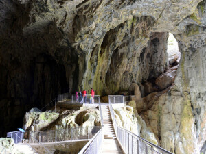 Grotte di San Canziano gradini
