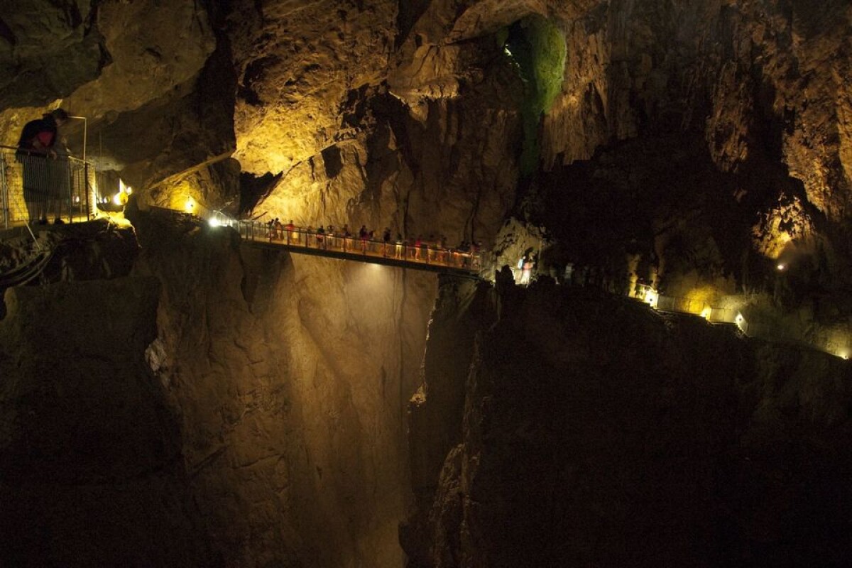 Book a guided tour with transport included to the San Canziano Caves