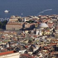 Napoli a Piedi - Da Castel Sant'Elmo a Spaccanapoli (Percorso Pedamentina)