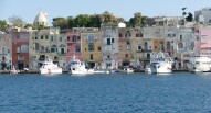 procida borgo e barche