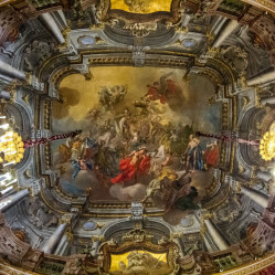Palazzo Reale di Napoli - Un viaggio tra arte, storia e panorami mozzafiato